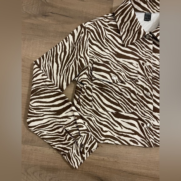 Zebra Crop Jacket - Picture 7 of 10